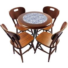 Imagem de Mesa para cozinha retro com 4 cadeiras de madeira - Empório Tambo