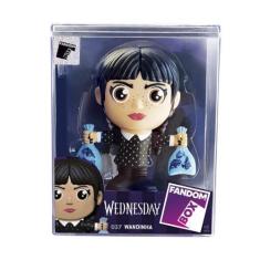 Imagem de Boneco Fandom Box Coleção Wandinha 1x - Líder, Wandinha C/ Peixes