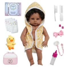 Imagem de Boneca Tipo Reborn Negra 46cm Fofa Com Roupão de Patinho - Cegonha Reb