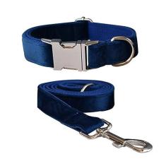 Imagem de Conjunto de coleira e coleira de veludo macio com fivela de metal resistente - Coleiras ajustáveis duráveis para animais de estimação com trelas para cães pequenos, médios e grandes - Confortável e
