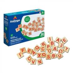 Imagem de Brinquedo Pedagógico Educativo Em Madeira Brincando Com As Letras Maúsculas
