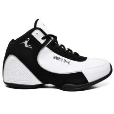 Imagem de Alcance Novos Limites com o Tênis de Basquete Charge Desempenho Superior e Estilo Inconfundível Branco