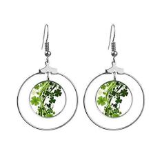 Imagem de Brincos de argola pendurados no Dia de São Patrício da Irlanda da Clover Tree