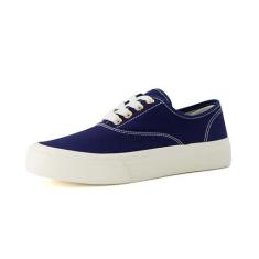 Imagem de CUSHIONAIRE Tênis feminino Freshman Canvas Lace-Up com espuma viscoelástica, larguras disponíveis | Sapatos de caminhada casuais, leves e confortáveis, Lona azul, 35