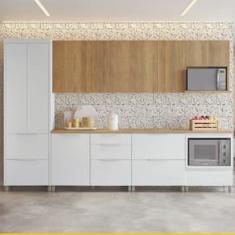 Imagem de Cozinha Completa em MDF Nesher Paris Ripada com 340 cm de Largura, 9 Portas, 7 Gavetas e 13 Prateleiras - Branco/Nature
