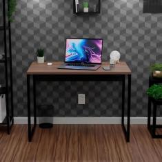 Imagem de Mesa De Design Industrial Para Escritório Elegante E Estudo Confortáve