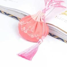 Imagem de Sachê de flor de ameixa festival de barco feminino flor de ameixa padrão bolsa Hanfu decoração brocado estilo étnico bolsas de joias