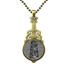 Imagem de DIYthinker Colar de fotografia de modelagem de material industrial, joia antiga com pingente de música de guitarra