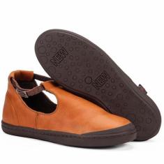 Imagem de Tenis Confortavel Em Couro Laranja Com Fivela Prata E Sola De Borracha