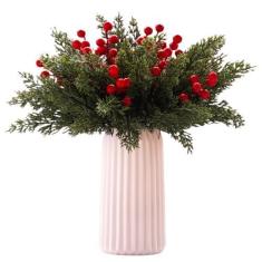 Imagem de PNLLDDCN Palhetas de pinheiro Norfolk, hastes de vegetação de Natal, agulhas artificiais de pinheiro, galhos, enchimento de árvore de Natal com frutas vermelhas para decoração faça você mesmo,