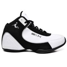 Alcance Novos Limites com o Tênis de Basquete Charge Desempenho Superior e Estilo Inconfundível Branco