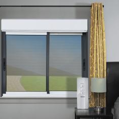Janela Elite 2 Folhas Moveis com Persiana Integrada Correr com Motor e Controle Remoto 100 X 200