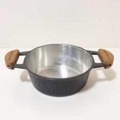 Panela Caçarola Alumínio Alça Madeira Meia Lua 18 cm Diâmetro 1,75 Litros Sem Tampa