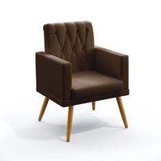 Poltrona Estofada Vega Com Rodapé e Botões Em Capitonê Couro Artificia