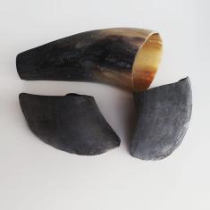 Kit Miazita Mordedor Natural 1 Chifre + 2 Cascos