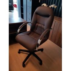 Cadeira Giratória Escritório Day Presidente Marrom Relax Base Preta c/