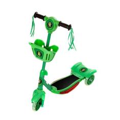 Patinete Infantil Verde Ben 10 Scooter 3 Rodas C Led e Som - DM Toys