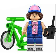 Boneco Blocos De Montar Dustin Stranger Things Bicicleta