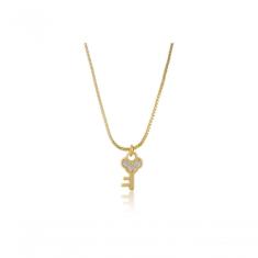 Colar Com Pingente Pequeno De Chave Folheado Em Ouro 18k