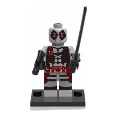 Boneco Blocos De Montar Deadpool Traje Cinza