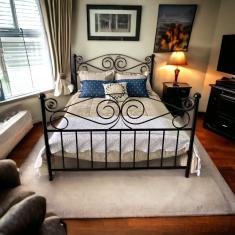 Cama De Casal Com A Qualidade E Durabilidade Que O Ferro Traz. Preto