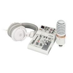 Mesa de Som e Interface Analógica AG03MK2 lspk W Branca Com Microfone e Fone de Ouvido Yamaha