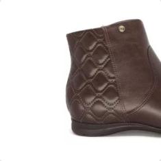 Bota Feminina Cano Baixo Comfortflex Marrom-Feminino