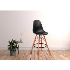 Banqueta Eiffel com pé de madeira