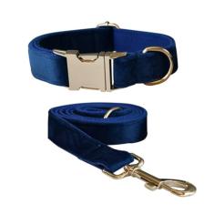 Conjunto de coleira e coleira de veludo macio com fivela de metal resistente - Coleiras ajustáveis duráveis para animais de estimação com trelas para cães pequenos, médios e grandes - Confortável e