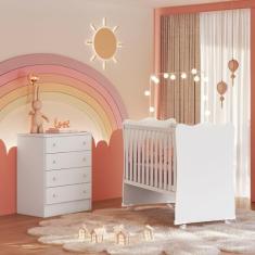 Quarto de Bebê Doce Sonho com Cômoda 777 e Berço Simples 1 c/Rodízios Qmovi Branco + Colchão Gazin
