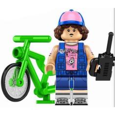Boneco Blocos De Montar Dustin Stranger Things Bicicleta