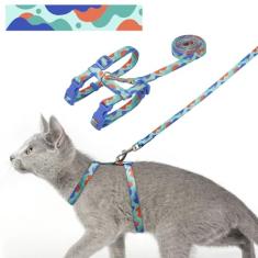 azuza Conjunto de arnês e coleira para gatos para caminhadas seguras e viagens, arnês para gatos à prova de fuga, leve, macio e confortável, peitoral ajustável para gatos pequenos, médios e grandes,