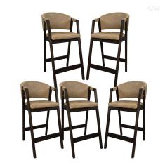 Kit 5 Banquetas Alta com Encosto Ravena Madeira Maciça Maciça Capuccino Sintético Bege CCS