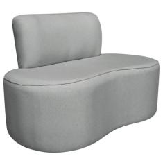 Sofá Curvo 2 Lugares Amsterdã 130cm Bouclé - Amarena Móveis, Cinza
