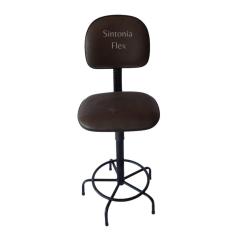 Cadeira secretaria caixa alta  com base de ferro sem rodízio corano marrom