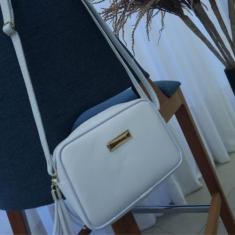 Bolsa Feminina Quadrada Pequena Básica Alça Transversal - Trend Bags, 