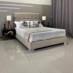 Cama Com Cabeceira Almofadada Berlim Linho Bege RBL Queen 1,60 X 2,00