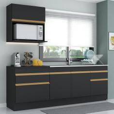 Cozinha Compacta Com Rodapé Com Armário E Balcão Preta