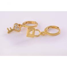 Brinco Duo Argolinha Chave E Cadeado Folheado Em Ouro 18K