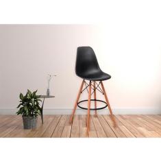 Banqueta Eiffel com pé de madeira