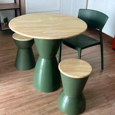 Conjunto Mesa Tampo Pinus e 3 Banquetas Fit Verde Alecrim