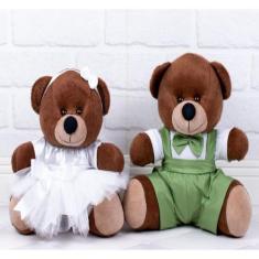 URSO DE PELUCIA PAJEM VERDE DAMINHA BRANCA PADRÃO 26cm - CKD CONFECCOE