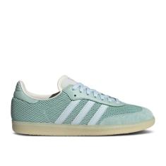 Tênis feminino multiesportivo Adidas para uso ao ar livre, 44 BR
