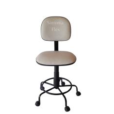 Cadeira  secretaria  com regulagem de altura - base de ferro - rodízio e apoio de pé corano branco