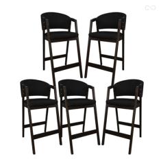 Kit 5 Banquetas Alta com Encosto Ravena Madeira Maciça Maciça Capuccino Sintético Preto CCS