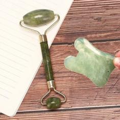 Rolo Massageador Facial Pedra Natural Jade + Placa Gua Sha U