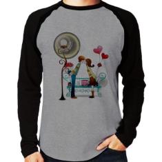 Camiseta Raglan Casal Namorados Beijando Manga Longa - Foca na Moda, C