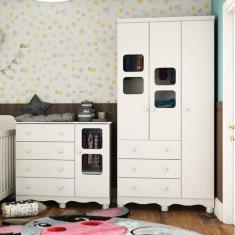 Quarto de Bebê com Guarda Roupa e Cômoda 4 Gavetas com Janela Uli Móveis Peroba Branco Brilho