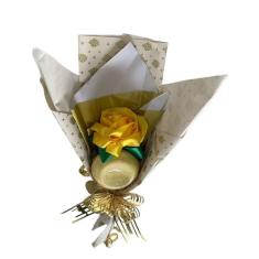 Buque de Rosa Artificial C/uma flor de cetim e um Sabonete - Eli Prese