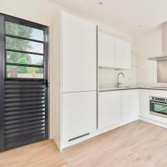 Porta Basculante Aluminio Brilhante 2.10 x 0.90 - Hale